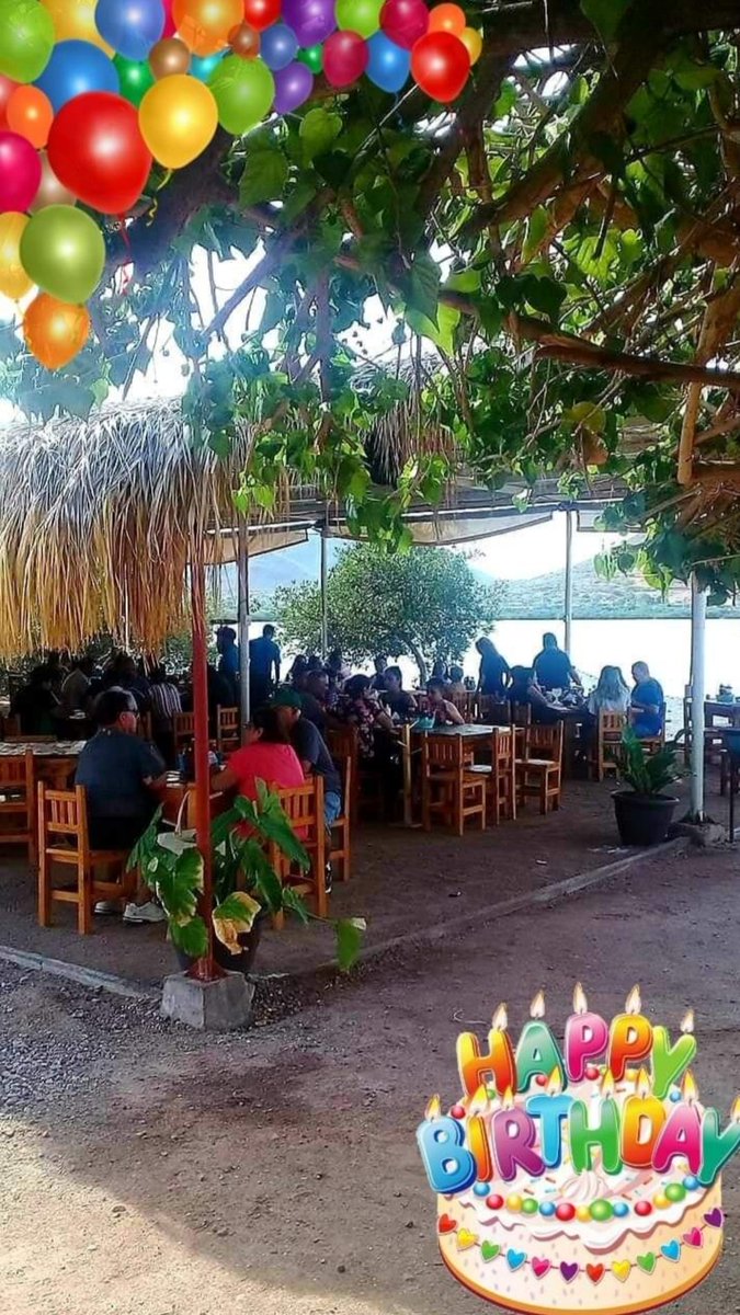 palapa_de's tweet photo. Vas a festejar tú cumpleaños?
Ven y festejalo con nosotros en #LapalapaDeLeslie 
El cumpleañero no paga
.- comprobar con tu credencial de elector 
.- hacer una mesa de 10 personas
Y listo!!! 🦑🦀🦐🐟🤤 https://t.co/wxPTLpJonV
