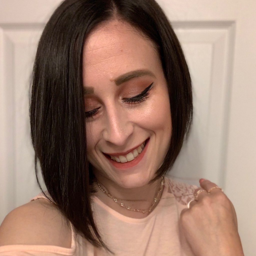 BeautyAddictND's tweet photo. #newhair inspired by #DemiLovato https://t.co/pq9EwVvbto