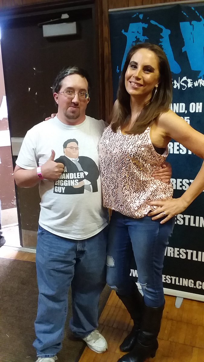 nascar88314's tweet photo. @ECWDivaFrancine #MajorThanks for the pics and autographs. #BestVacationEver https://t.co/rVJ9GnEqOu