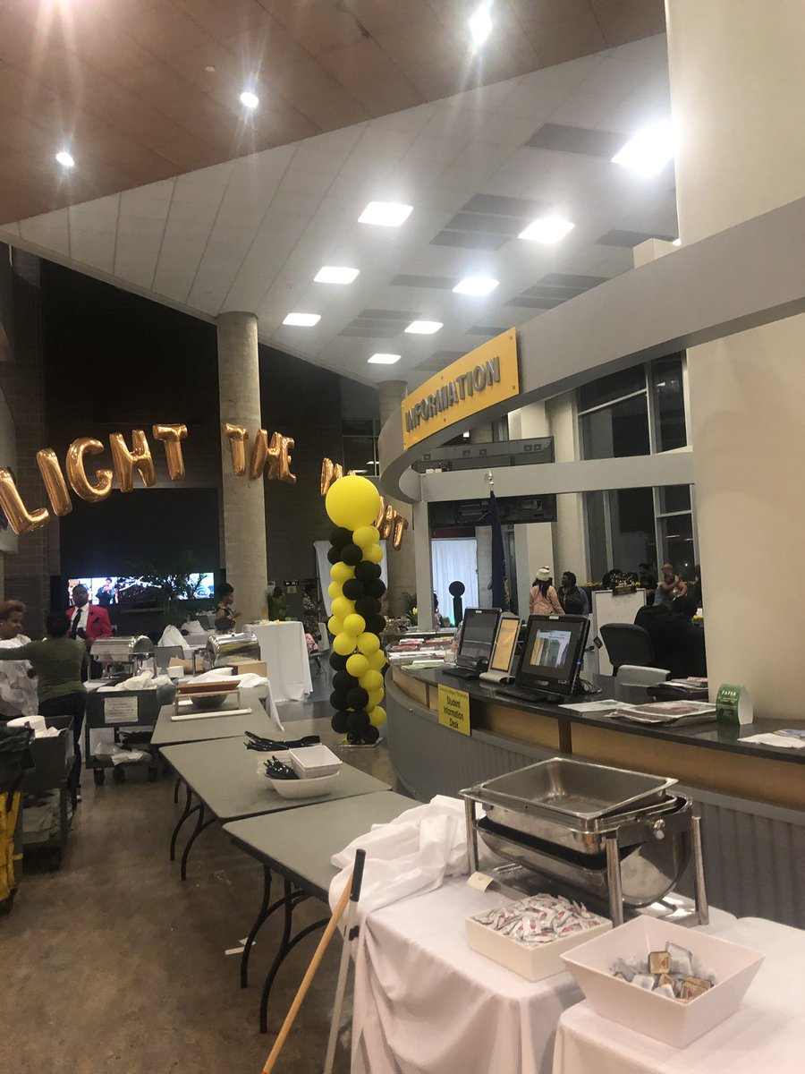 StudentVetsCCP's tweet image. #LightTheNight @CCPedu @TheVanguardNews SVC was there to end this semester bright! Stay tuned. There’s more! 🌙🔥 #FinishingStrong