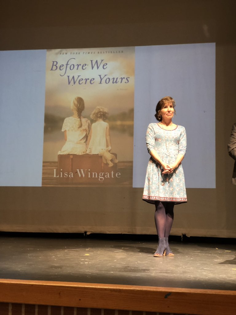 teachtrw's tweet photo. I'm fangirling BIG TIME! Fortunate to get to have dinner sitting beside @LisaWingate, bestselling author and amazing storyteller! @MansfieldTX_Lib ROCKS for this amazing event! https://t.co/iUeUBy7JGl
