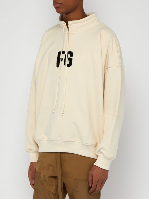 ourkpopmerch's tweet photo. Is anyone like super ready for the oversized hoodie!?
As requested by many, we finally decided to make both FG &amp; SG Hoodie &amp; Shirt! You can request to have it as FG or SG? 😱

#BBMAsTopSocial BTS @BTS_twt https://t.co/PrBFm4VKkZ