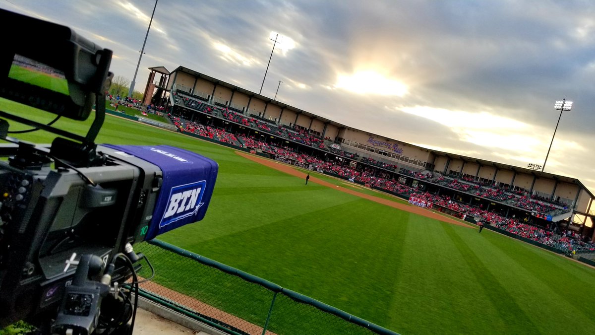 MKMEDIA's tweet photo. Illinois @ Nebraska ... B10 baseball on BTN https://t.co/pCKRRLxg65