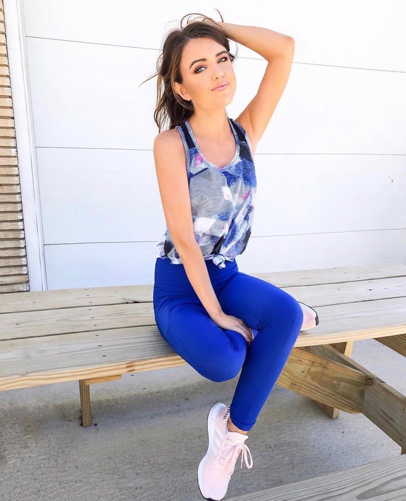 "How fun is this electric blue workout set from this month's @ellieactivewear box? I love how their colors and patterns change from month to month...which total helps me be a little more fun and adventurous with my workout clothes!" - <a href="/jessyy/">Jessy</a>.mac
Shop Now: bit.ly/2HW28Dr