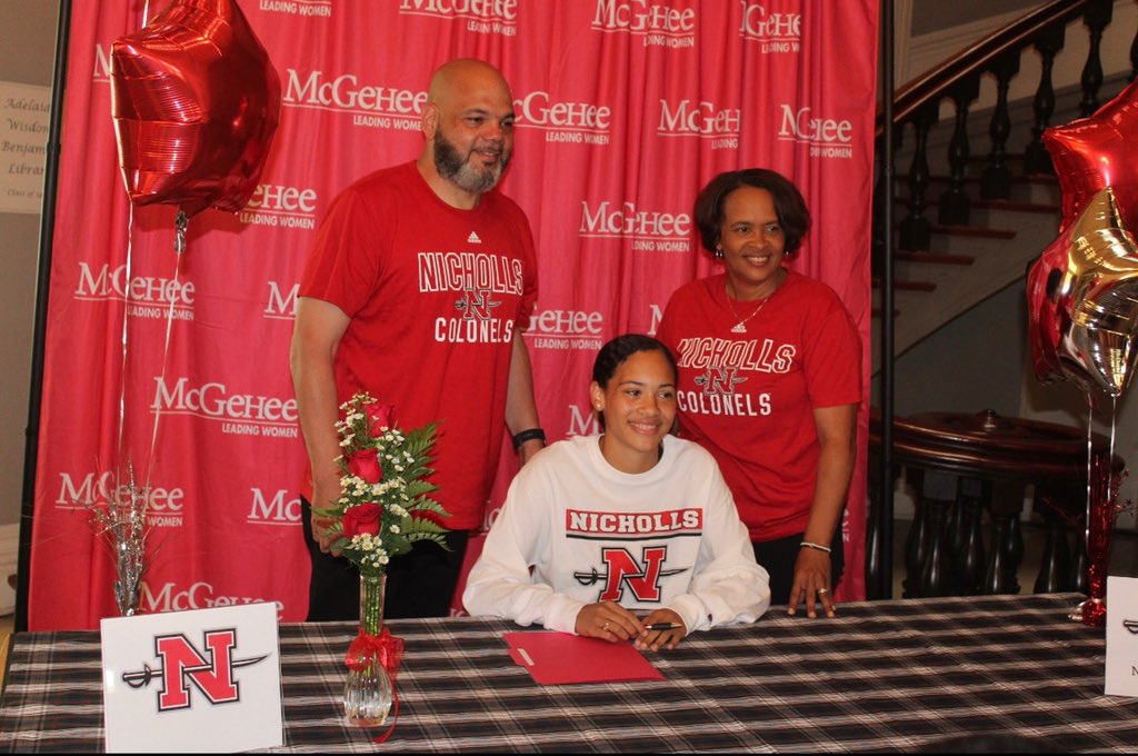 jaidafelix's tweet photo. Blessed to say I will be continuing my volleyball career at Nicholls State University❤️ #gocolonels https://t.co/XqFbWl2ENB