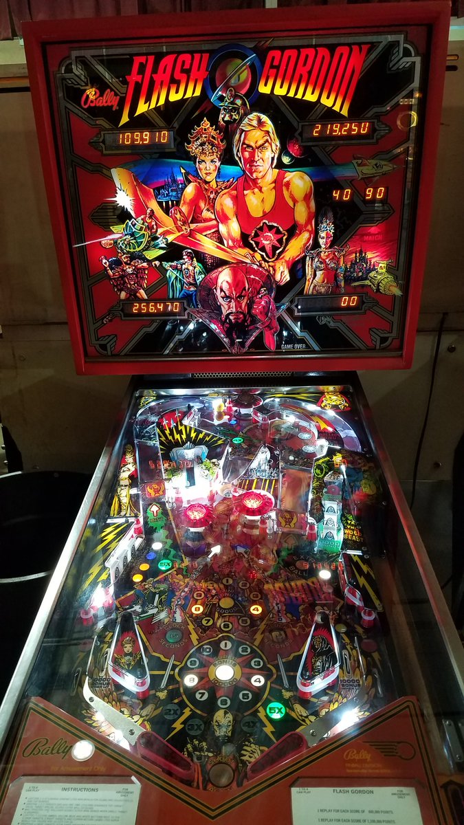 LoserMLW's tweet image. Another successful Pinball at the Zoo - played a ton of awesome pinball with @DishkittyStudio! It's an annual tradition for us now. 😁
#pinballwizards
