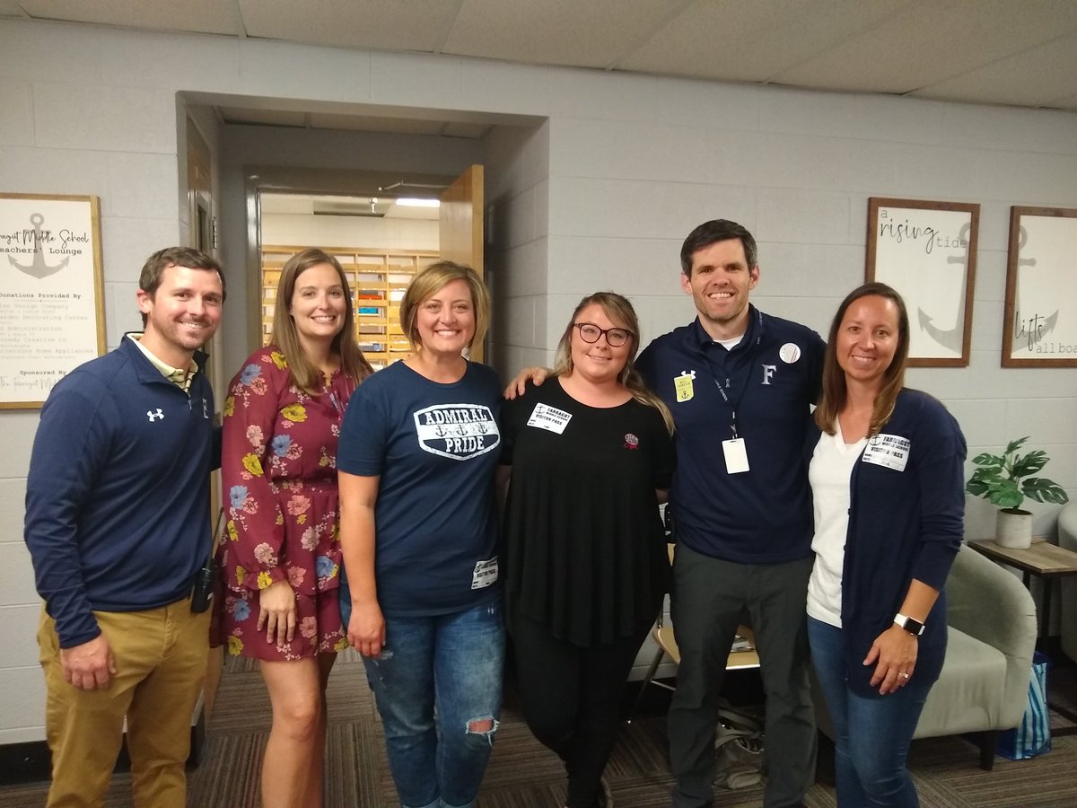 WestonEdmonds's tweet photo. Huge thanks to our amazing @FarragutMS PTO and @WildWingKnox for supplying our staff with some great food today during our staff luncheon! https://t.co/CcVFLSVvoQ
