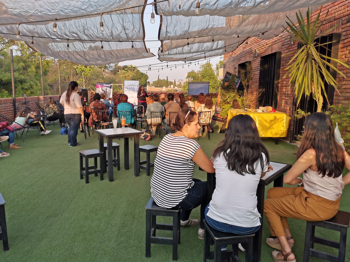 WomeninDataMX's tweet photo. Los negocios sólo son exitosos con la implementación de las tecnologías y un adecuado ciclo de datos.
Estamos con Teresa (Terry) Mederos.
#SoySTEM
#SoyWomeninData
#WomeninDataMX
#Queretaro https://t.co/mntcpWIRPZ