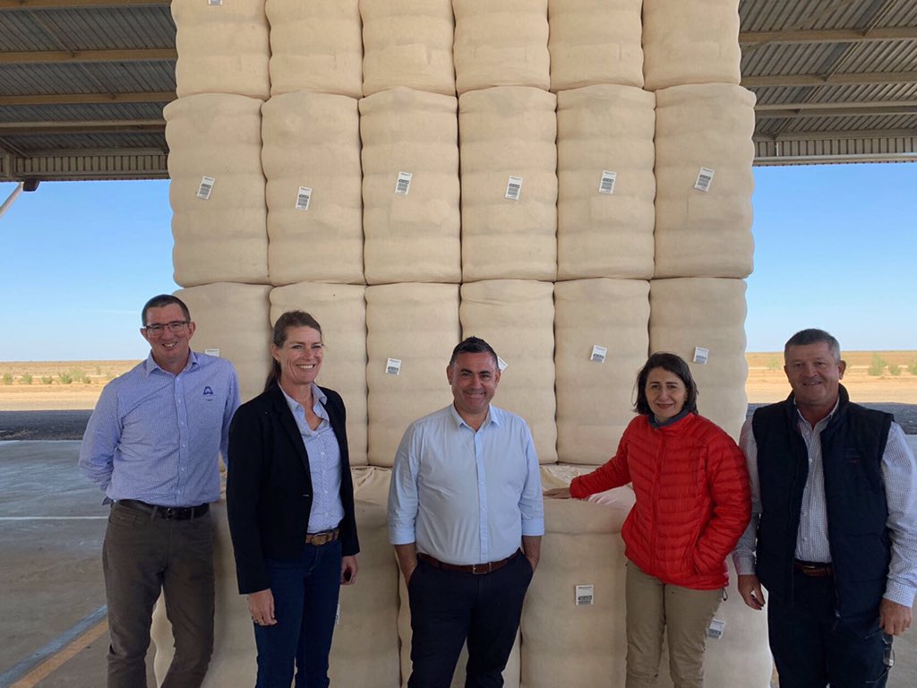 GladysB's tweet image. Talking water and agriculture in Hay