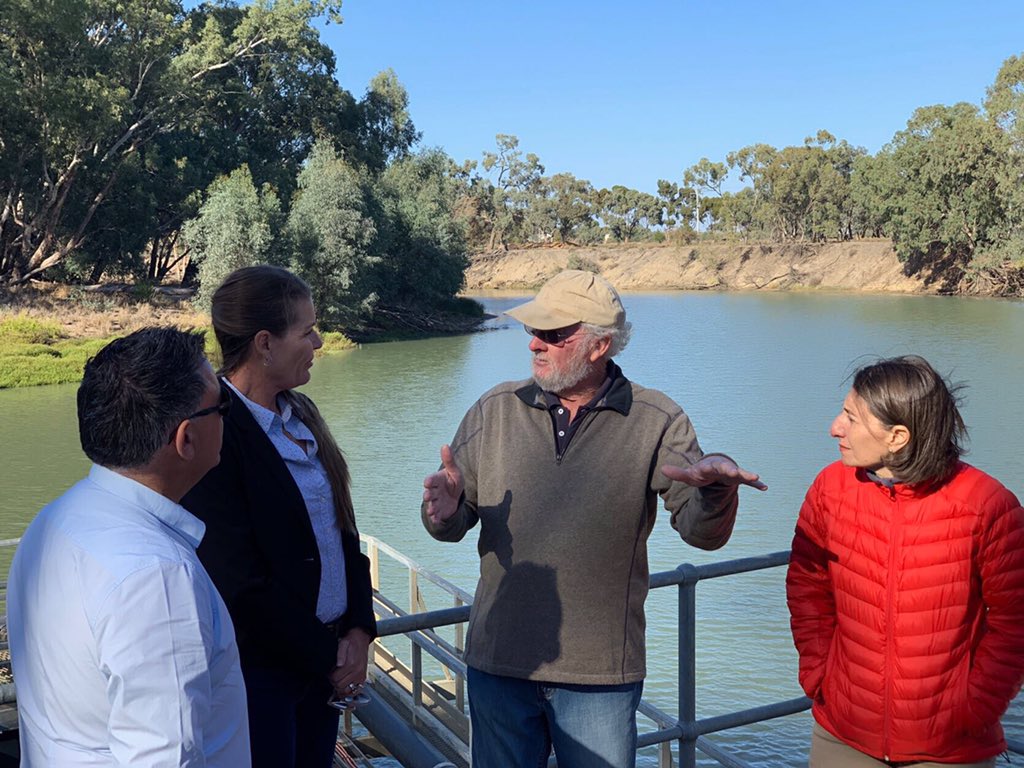 GladysB's tweet image. Talking water and agriculture in Hay