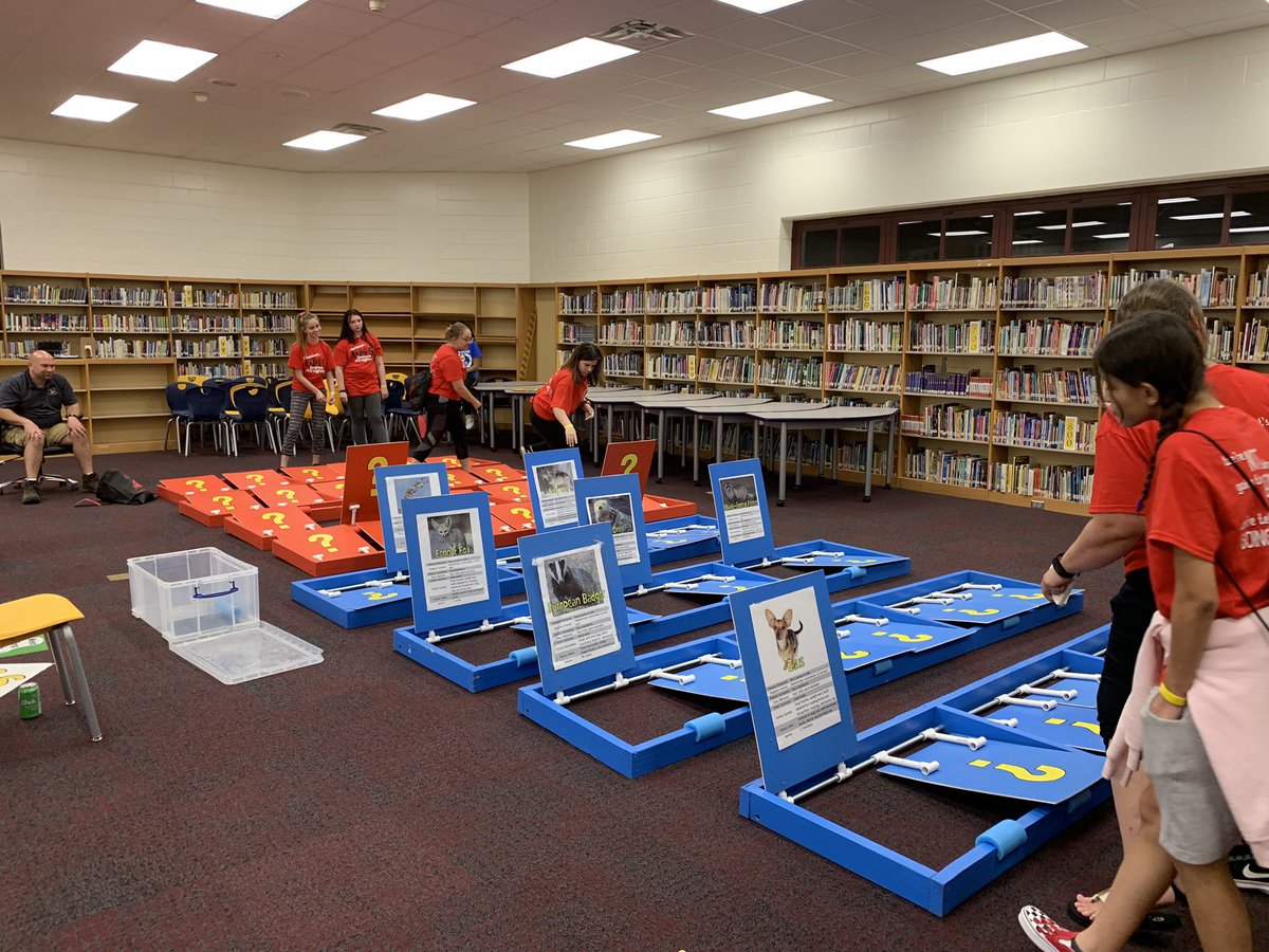 KarenMChenoweth's tweet photo. Lifesize Guess Who to review classifications; Plinko; and Battleship to review the Elements! Student: what is a mammal again? You are in the right place to review that concept!! 👍😉 #GalaxyLockIn2019 https://t.co/NzIHWOReow