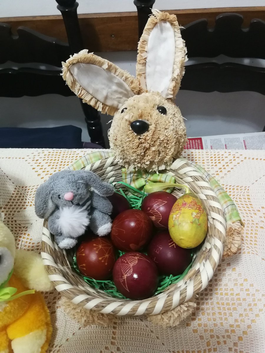 Uskršnja jaja i čestitke...