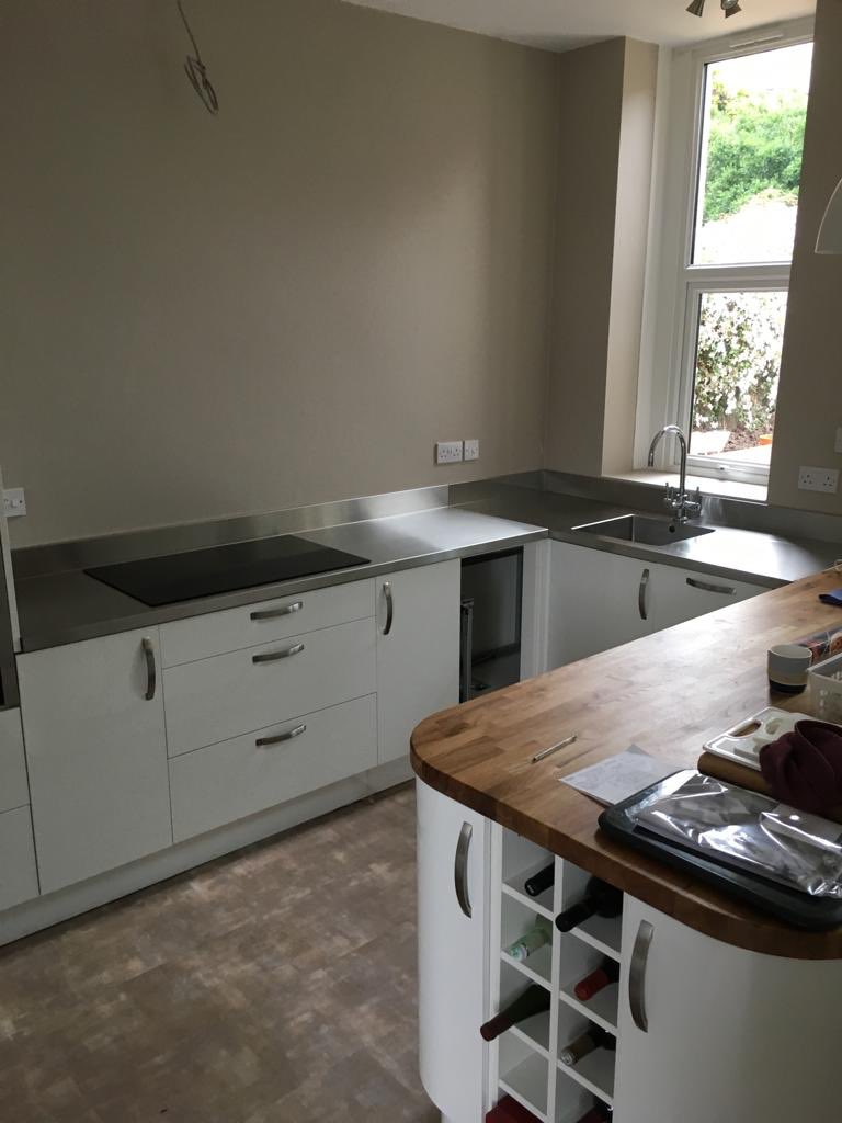 mpmengineering's tweet image. A set of #stainlesssteel #worktops #fitted in #westonsupermare #uk complete with a fully #welded #sink and #mpm #drainer and integral rear #upstand #stainless #kitchendesign #kitchen #interiordesign #interiordesigner #interiors #london #architecture