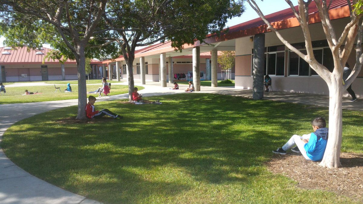 Another beautiful day of #reading #outside <a href="/ChulaHills/">Chula Vista Hills</a>. #cvhills #booksaregold #optoutside #readingisfun #welovetoread #reading