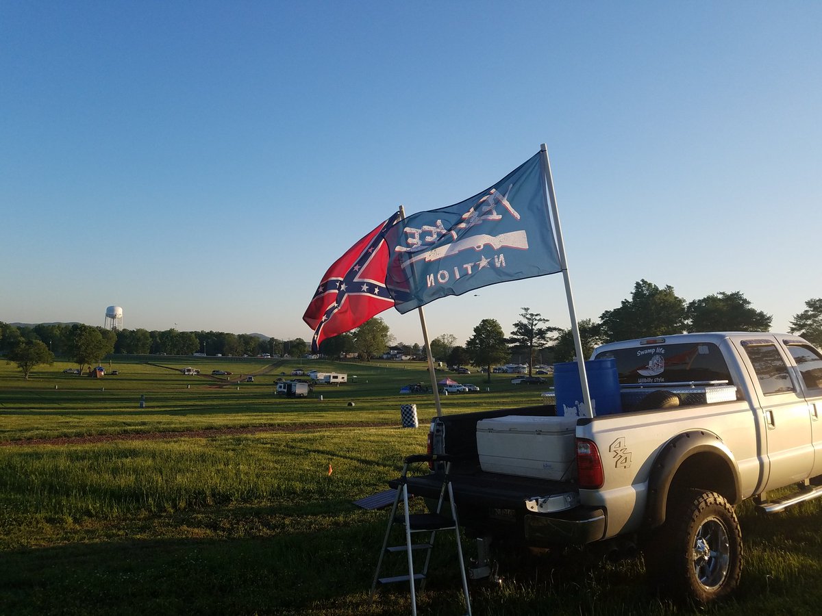 trailmaster88's tweet photo. Hey @GrangerSmith I am here @TalladegaSuperS representing @YeeYeeNationFC @EarlDibblesJr . See ya tomorrow night! https://t.co/36uyIGWTD3
