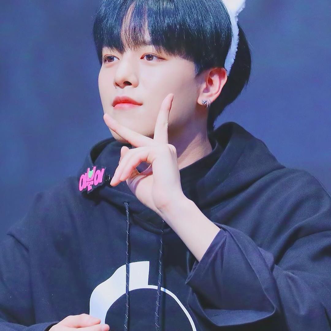 ravnbee's tweet photo. it’s official;

i’m never going to not be happy. my sadness and negativity is forever gone because youngjo is back. i’m so happy.

#youngjoisback #ravnisback https://t.co/uTIJgrwn8K