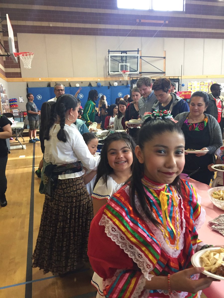 hazel_valley's tweet photo. Celebrating our beautiful and brilliant students, staff and families of @HighlineSchools tonight! #multiculturalnight2019 https://t.co/bl7IVAGKps