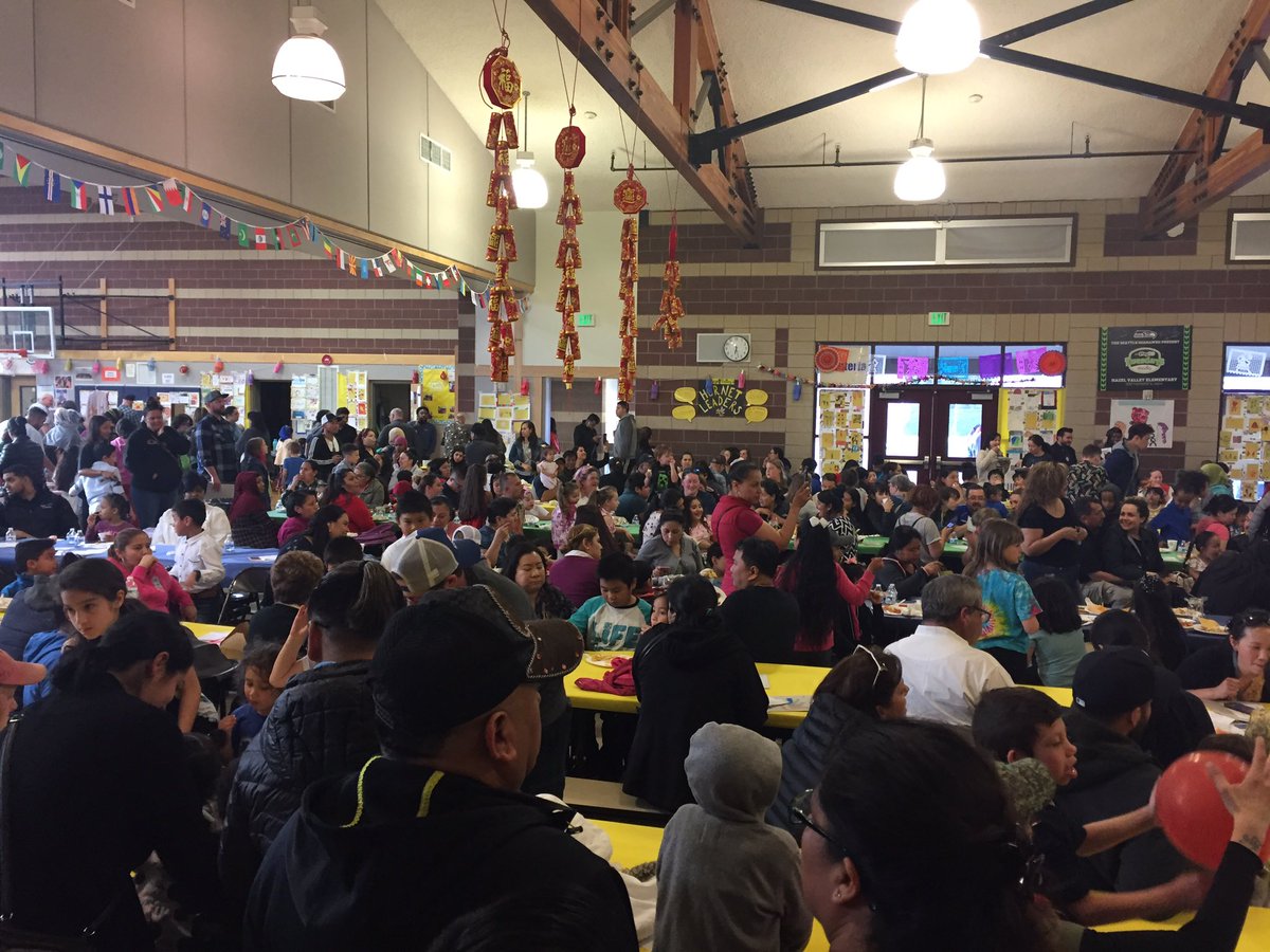 hazel_valley's tweet photo. Celebrating our beautiful and brilliant students, staff and families of @HighlineSchools tonight! #multiculturalnight2019 https://t.co/bl7IVAGKps