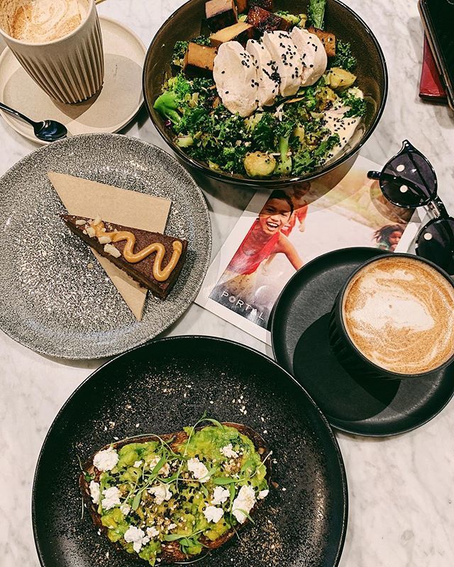 talkandspoon's tweet photo. @kelsseo and I had a pretty epic lunch spread at @portal.sydney. It makes me wish I worked in the city again, coz I’d be here all the time!
__
Full post is now up on the blog, click the link in my bio. #invite #spon https://t.co/9TaxOHdndQ https://t.co/RFPVVtQFdz