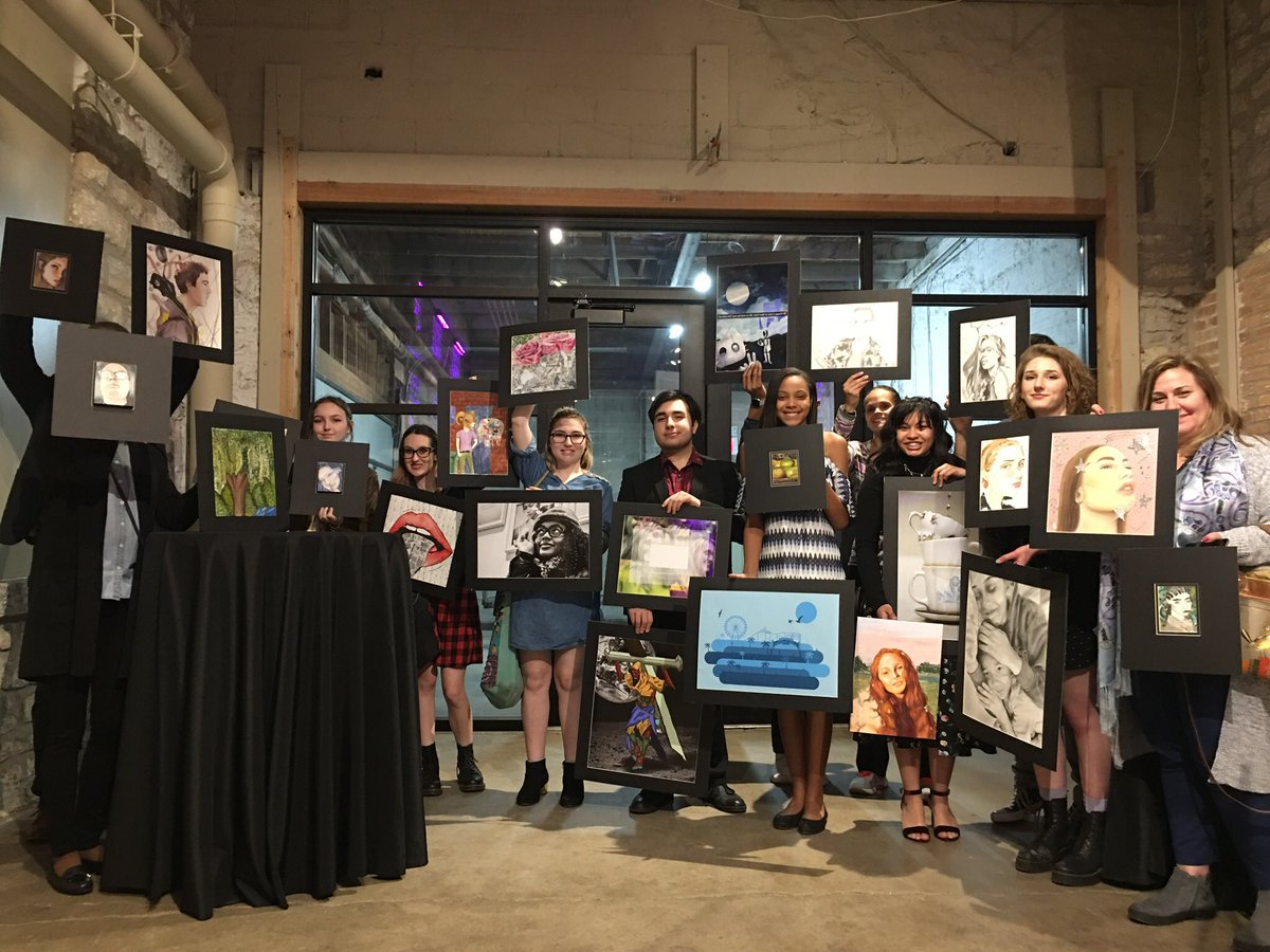 oswegofinearts's tweet photo. Congrats @ohs308 Panther Artists at @RepUnderwood 14th Congress H.S. Art Competition @waterststudios Panther Artists had a great turnout!! @sd308 @Ilaea @ArtsAllianceIL https://t.co/FuBDpg1JEC