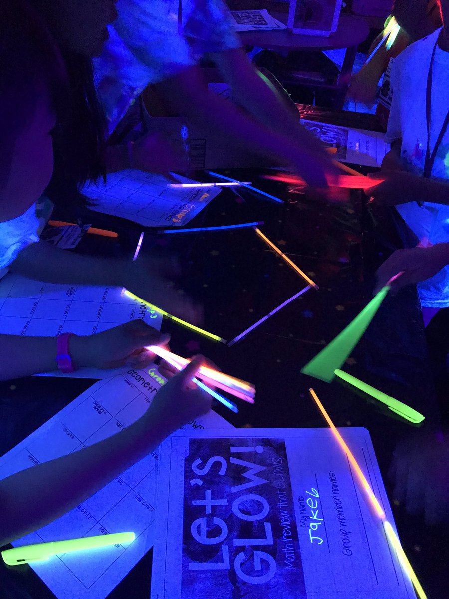 Country Lane tweet media