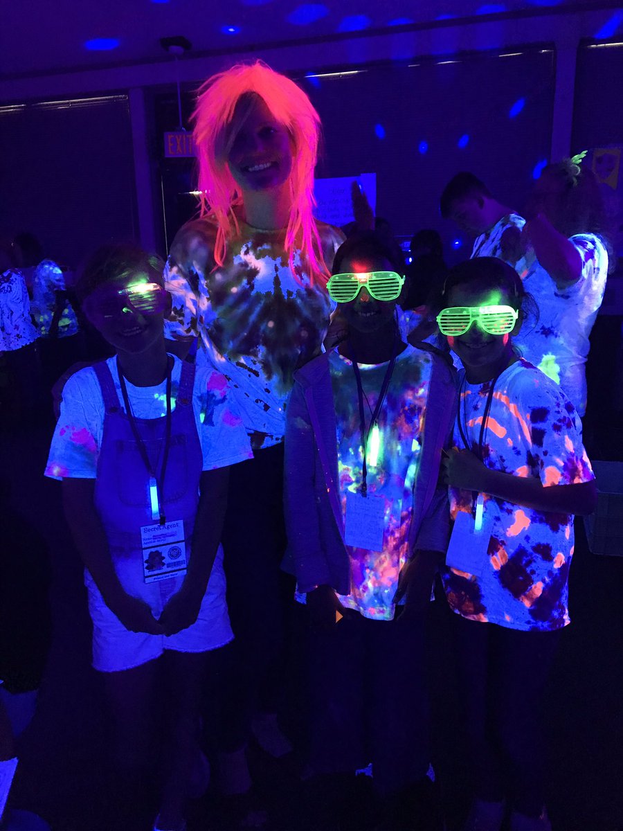 Country Lane tweet media