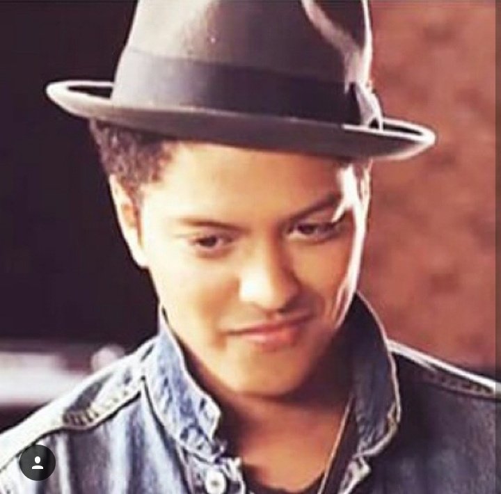 PaulaBeloMars's tweet photo. Diversas formas de amar você @BrunoMars ❤❤

Em algumas fotos ele tem muito cara de nenê,  outras mais homem, porém todas lindas e sexy, se é que bebê é sexy hahaha, se é que me entendem 😉

#askthedragon #BrunoMars #brunomarsbrasil #brunomarsfans #hooligansbrasil https://t.co/rYtO903B5v
