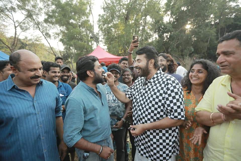 MegastarAddicts's tweet photo. #Maamankam Location!! Birthday Celebration of Asst Director #Gopakumar👍 https://t.co/9uvSPiswB4