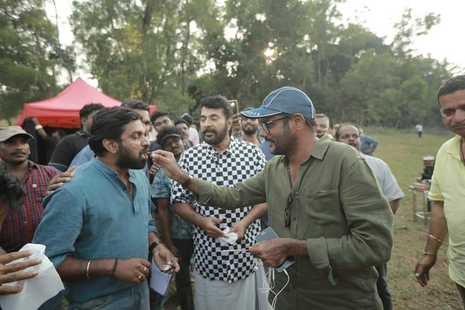 MegastarAddicts's tweet photo. #Maamankam Location!! Birthday Celebration of Asst Director #Gopakumar👍 https://t.co/9uvSPiswB4