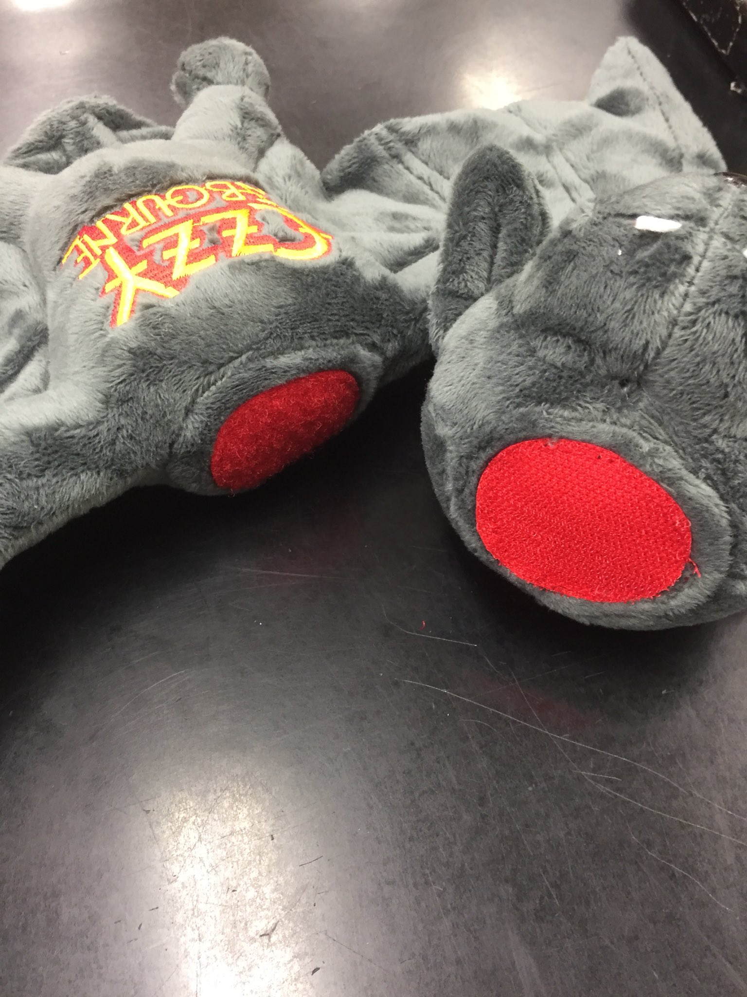 オジー オズボーン こうもり縫いぐるみ