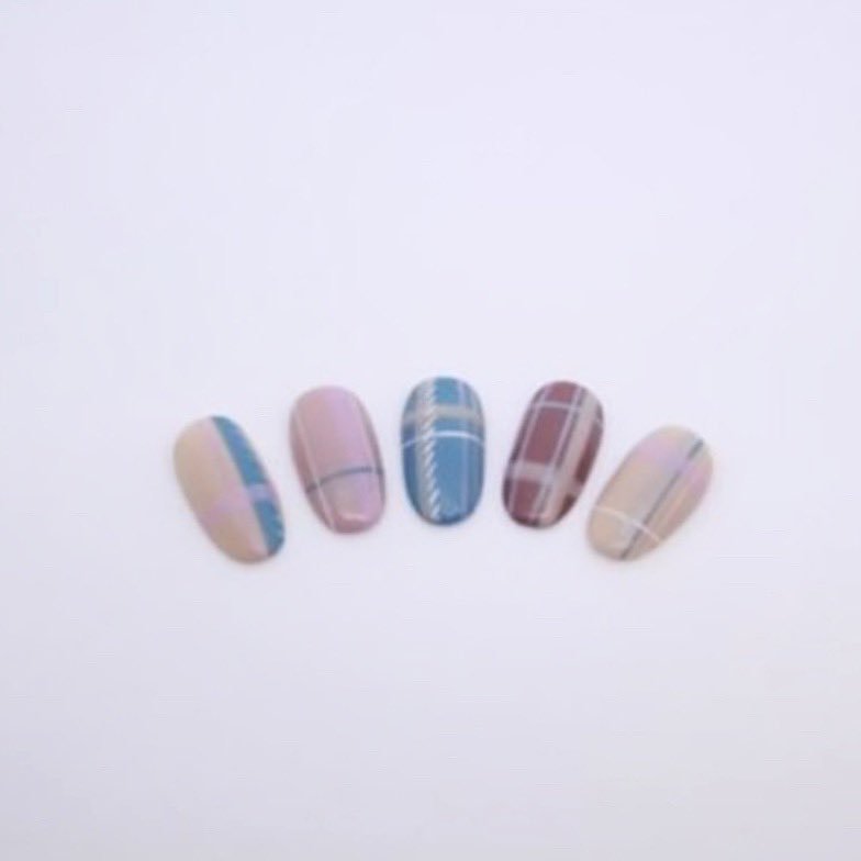 TheCurBar's tweet photo. plaid 

#cürBAR #sandiego #nailsalon #delsur #opi #cnd #gelmani #nails #plaid #plaidnails #sandiego https://t.co/simrfPxfFt