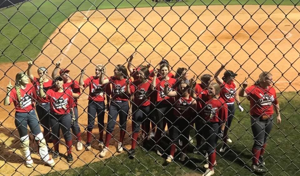 lpsoftball18's tweet photo. BI-DISTRICT CHAMPIONSHIPS!!! we won against Snook in 6 innings 14-3!! first playoff game to win since 2012!! so proud of how come we have came this season, can’t wait to see what we have in store! https://t.co/8daNmDH50e
