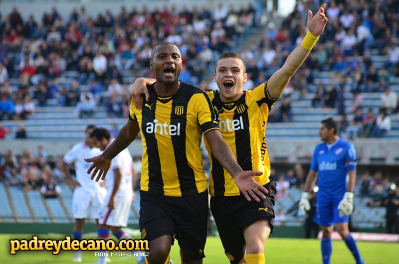 padreydecanocom's tweet photo. #Clásico | Hace 5 años, Peñarol ganaba el clásico goleando 5 a 0. Marcelo Zalayeta, Damián Macaluso, Jorge Rodríguez y Luis Aguiar (x2) anotaron los goles. Fue la tercera vez que Peñarol le anotó 5 goles a Nacional. https://t.co/ExhxVdku7C