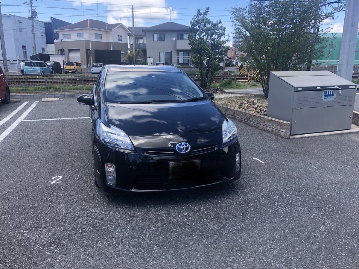 Smile10Kazu's tweet photo. プリウス買いたい人いませんか？
距離14万キロ走ってます！
車検は受けたばっかりです👌
65万で一括で買える人でお願いします🤲
一ヶ所ぶつけて傷ついてます、ホイールも傷がすこしあったりします！
気になったらDM来てください🤙
リツイートおねしゃす🤙 https://t.co/vmLhMKEBQn