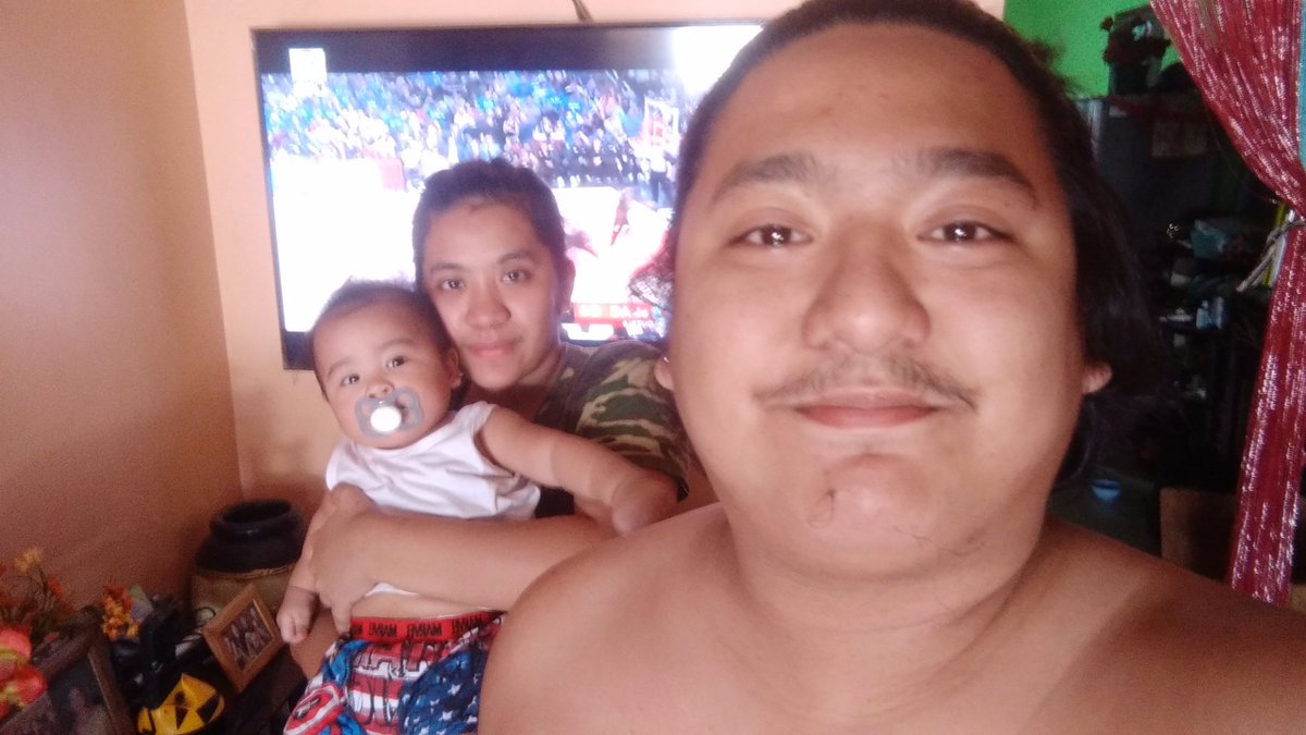 ecca_matic's tweet photo. Fambam watching NBA LIVE Lets go Warriors! #NBAsabados #nbaonabscbn https://t.co/hpVHk4iJSz