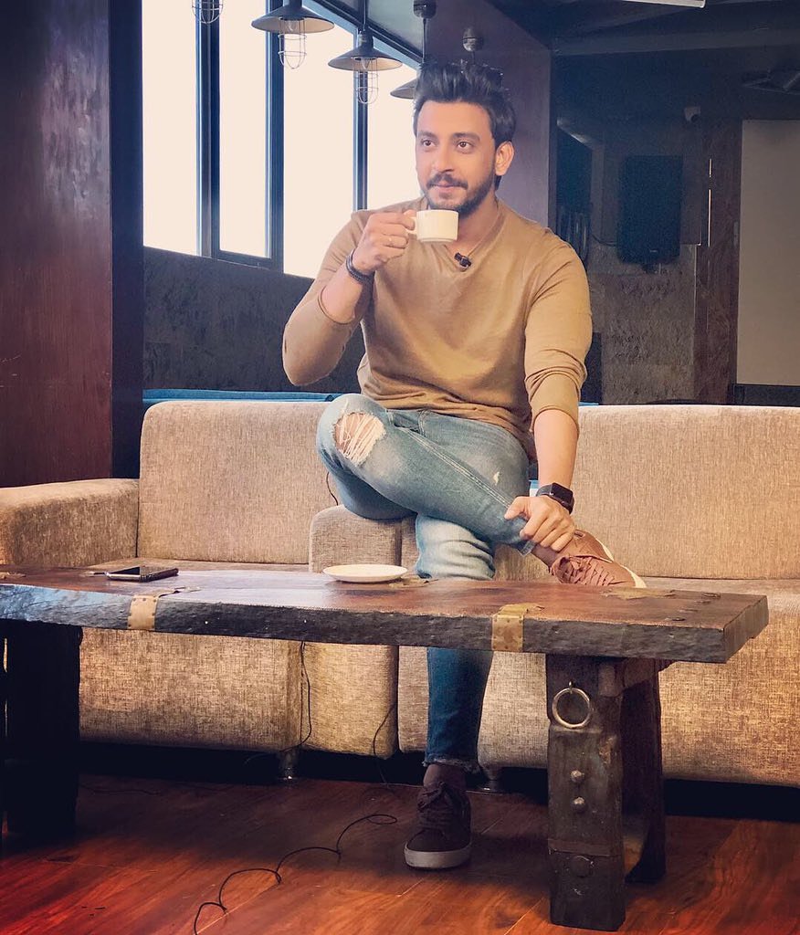 NetworkFilmy's tweet photo. Start your day with #BonnySengupta .

#TollywoodActor #FilmyNetwork #Hero #kolkatabloggers #BengaliHero #HandsomeHunk https://t.co/XzQjX6DMs0