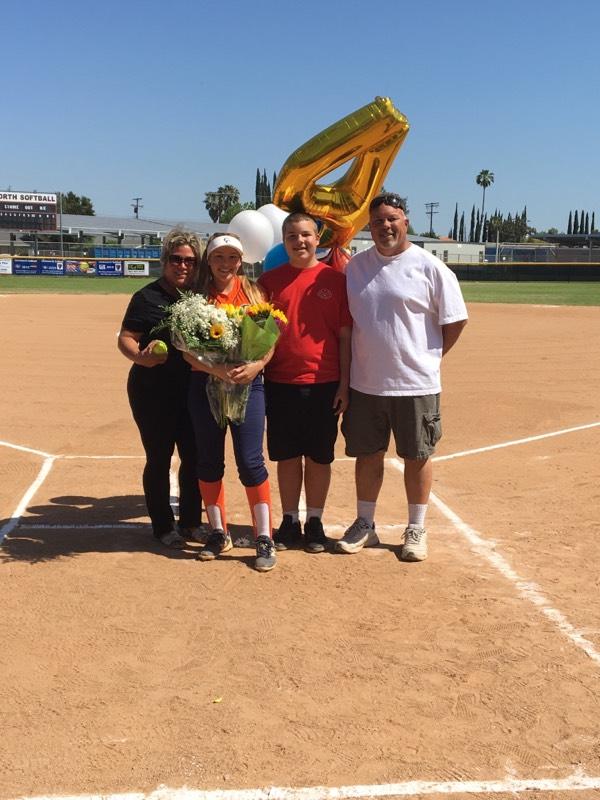 nicolebernardc's tweet photo. @Amandaclack2 2019 senior day.. the sacrifice is real for both player and family. Your love of the game and commitment to being a better you everyday is priceless. We cannot wait to see you play at the next level. Keep swinging like a girl! #clackattack @Softball_BUMesa https://t.co/OLLCJWFows