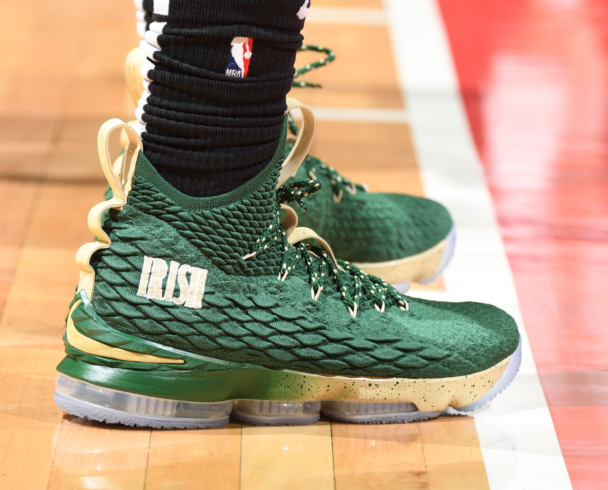 Svsm lebron 15 sales
