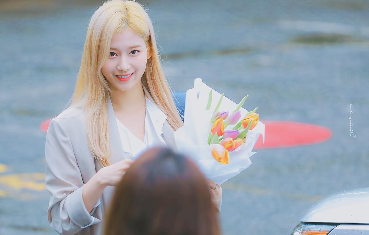 Twice_pic9's tweet photo. 190426 

#FANCY #サナ #트와이스 #사나 #TWICE https://t.co/EsbDW7v3R0