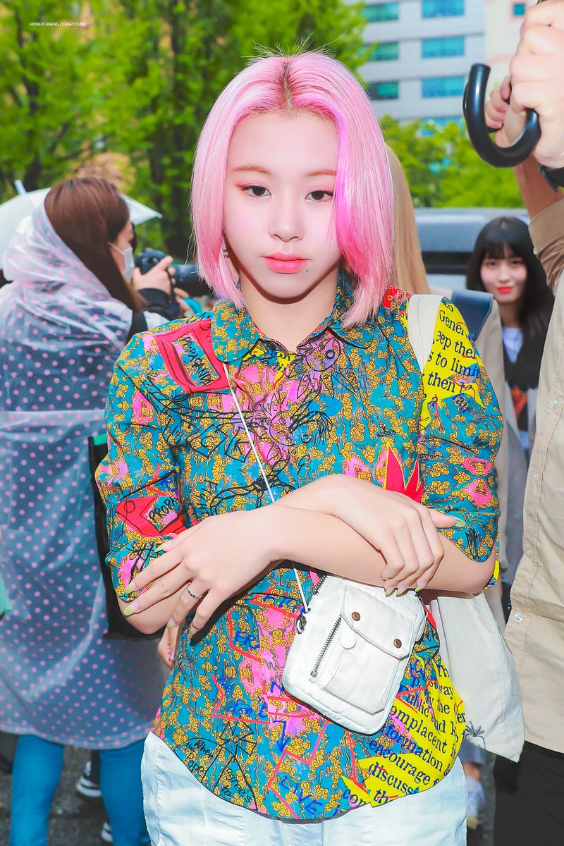 Twice_pic9's tweet photo. #트와이스 #TWICE #채영 #chaeyoung
190426 https://t.co/ElTPSv6apL