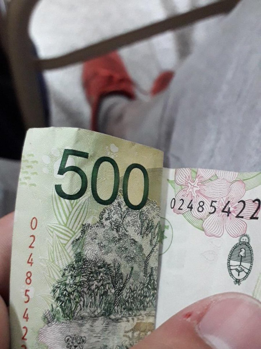 MattShiller_'s tweet photo. Dale rt y te encontras 500 pesos. https://t.co/iBiTvkGhuF