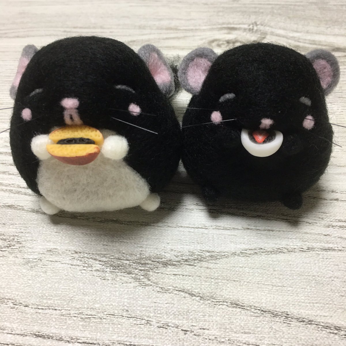 natsuhachi_fs's tweet image. ブラック兄弟❤️
次シナモンベージュ〜(o^^o)

#チンチラ
#デブチラ
#和菓子シリーズ
#羊毛マスコット