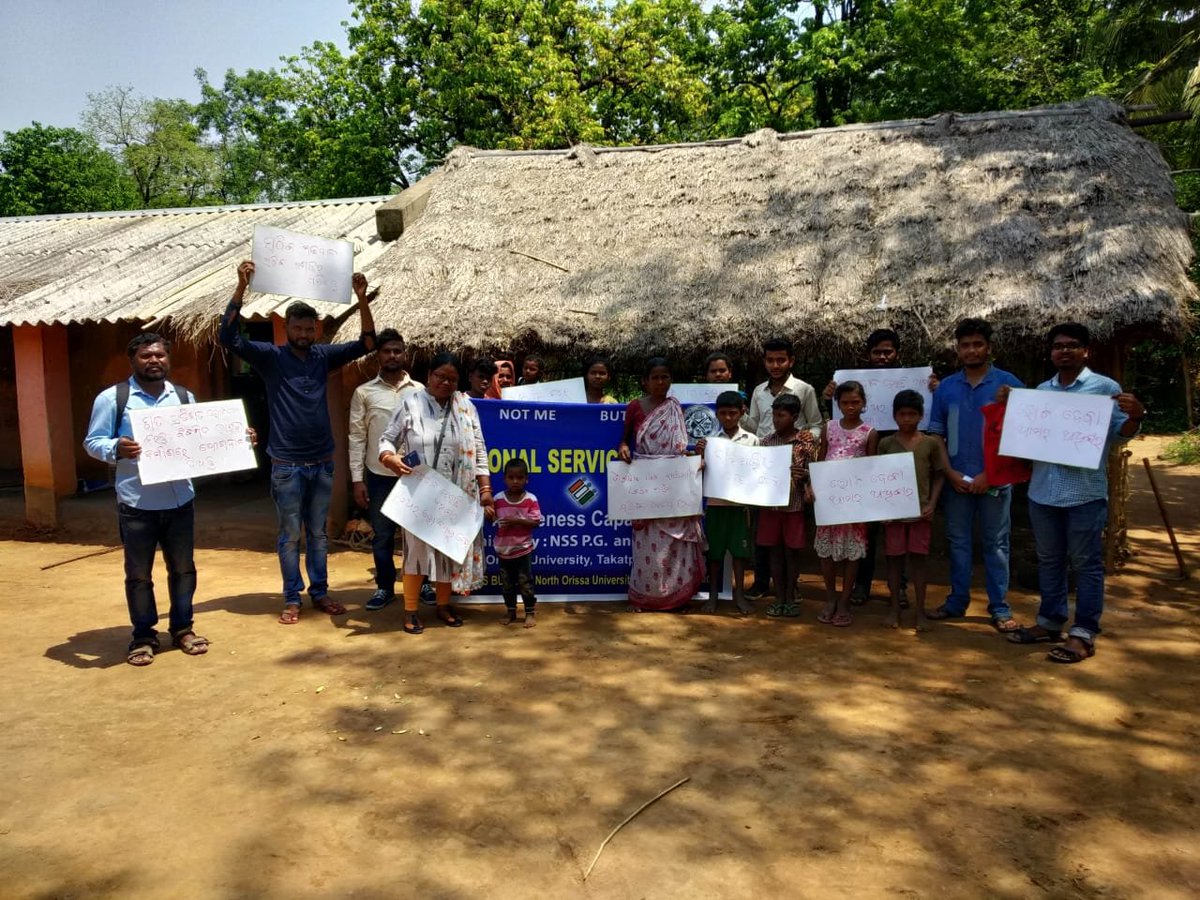 OdishaCeo's tweet photo. Go for vote. Door to door campaign by PG students of North Orissa university with their programme officers.
#Northodisha #GoVoteCampaign #GoCall #ElectionCommissionOfIndia #LokSabhaElections2019 #GoCastYourVote #SVEEPODISHA #MyVoteMyRight https://t.co/4vstwaFL75