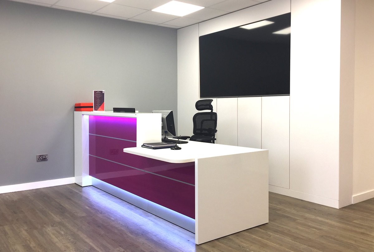 Our Ergohuman chair was placed in a recent project! We love it paired with the <a href="/MDDOffice/">MDD</a> Valde Reception Desk 🤩
Our Ergohuman chair features flex zones that ensure constant support of back and lumbar, perfect for intensive use seating.
#ergonomic #chair