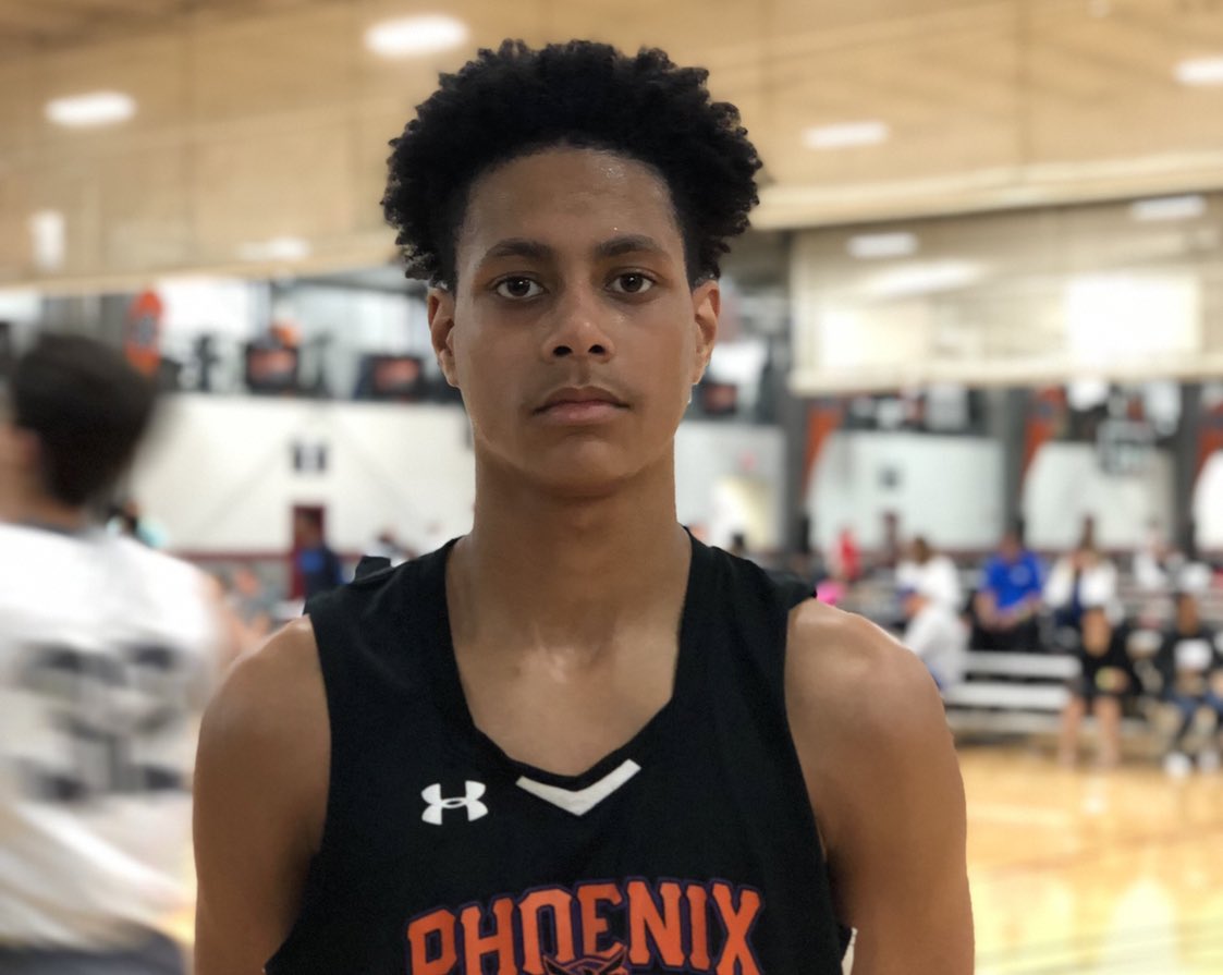 JustinByerly's tweet photo. Impressed with the length and size of Team Phoenix Elite. Alex Holt has wide shoulders, big hands and a soft touch around the rim. Unsigned senior Jalen Ware can stretch the floor and Tavis Bridges has some game. @TheAlexHolt1 https://t.co/0jKR1mhmhS