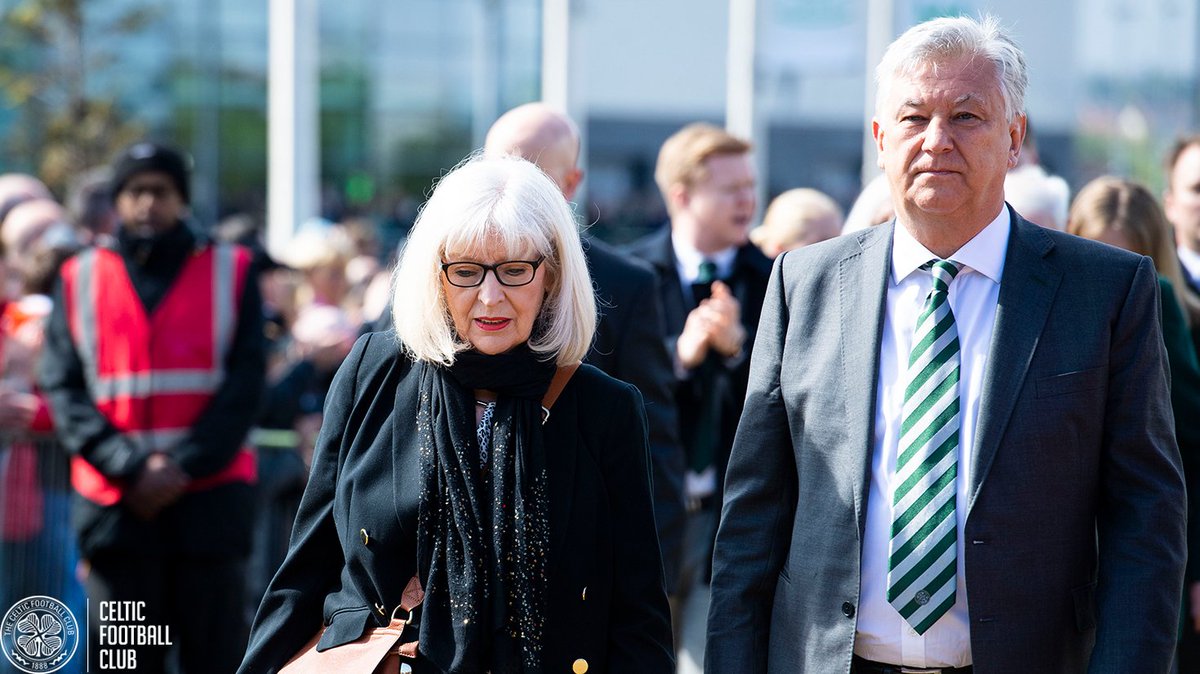 Peter Lawwell, the Lisbon Lions and many former #CelticFC players join the McNeill family on the Celtic Way ahead of #CELKIL.