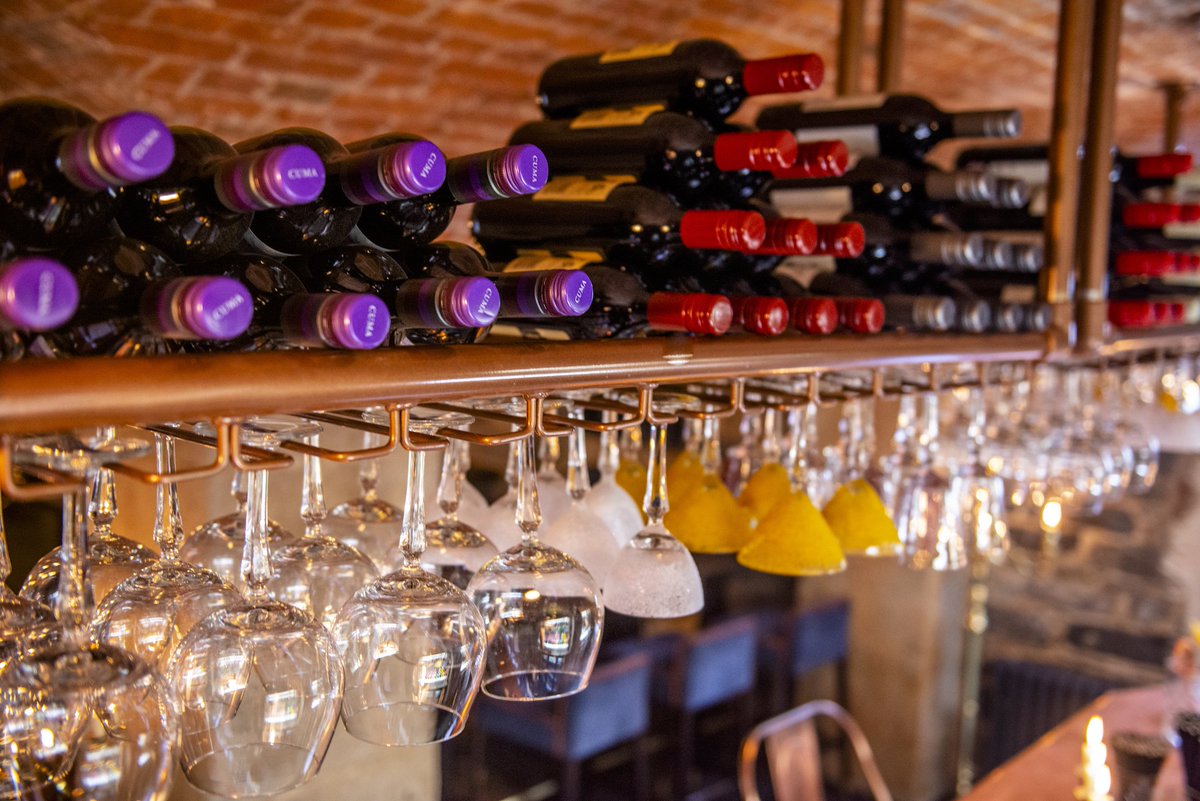 Available until 11pm this evening...

Buy 3 or more plates and get a FREE glass of house wine! Spread the word and start your weekend right.