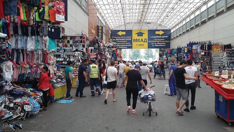 садовод южные ворота. женская одежда на рынке. торгово ярмарочный комплекс люблино. рынок одежды в москве. вещевой рынок в москве.