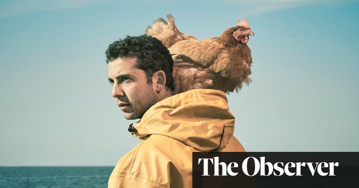 The man who sailed round the world with a chicken buff.ly/2Znmb7n