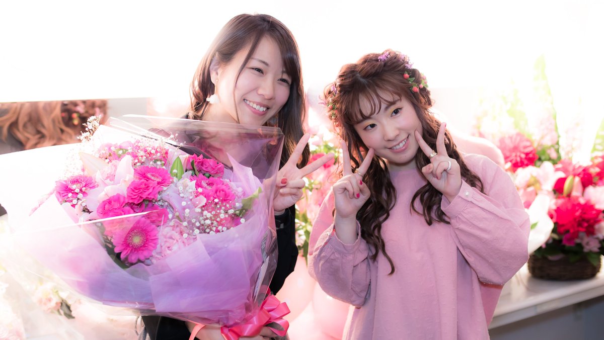 ふりりんは文化 本日は ふりりんは文化 初のイベントありがとうございました さっちゃんさん お席で泣いていたそうです いとしき 本当に素敵な写真集ですのでみなさん ぜひお手にとってください そして今後とも ふりりんは文化 降幡ラブを